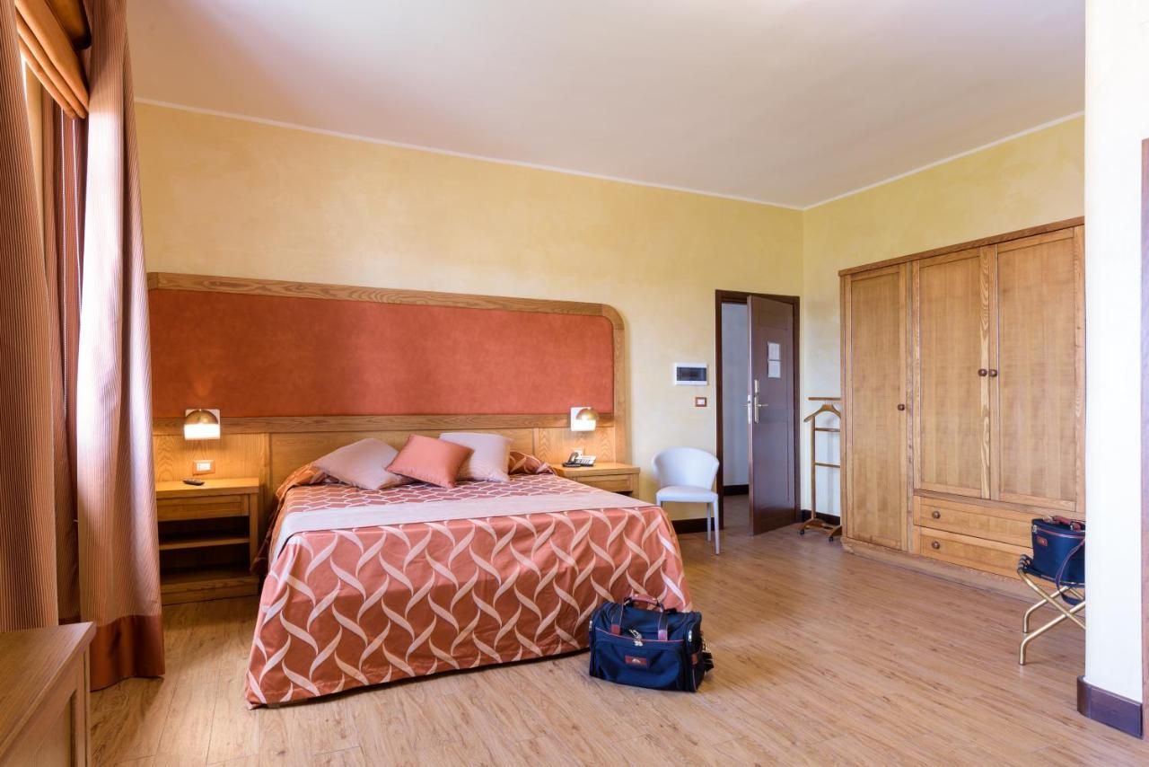 Leone De Castris Wine Hotel 萨利切萨伦蒂诺 外观 照片
