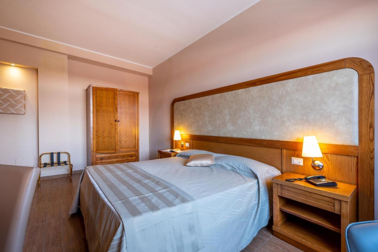 Leone De Castris Wine Hotel 萨利切萨伦蒂诺 外观 照片